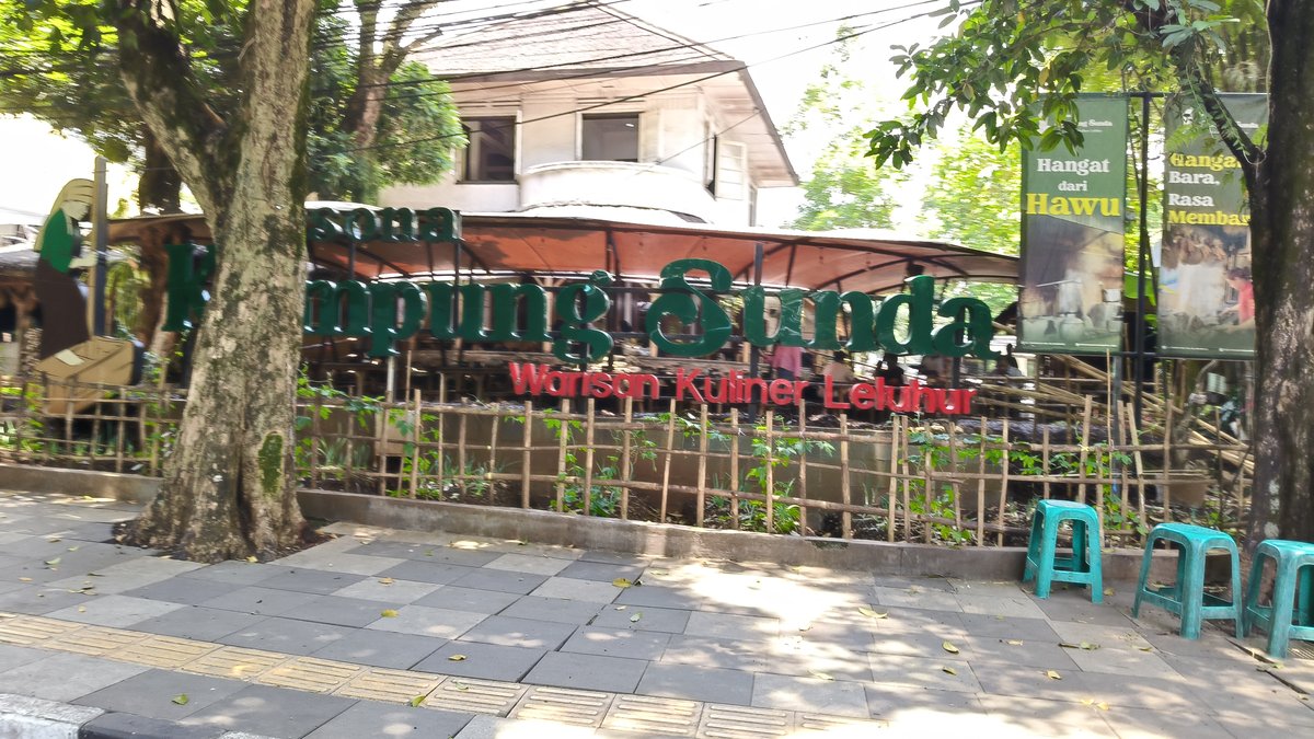 Pesona Kampung Sunda