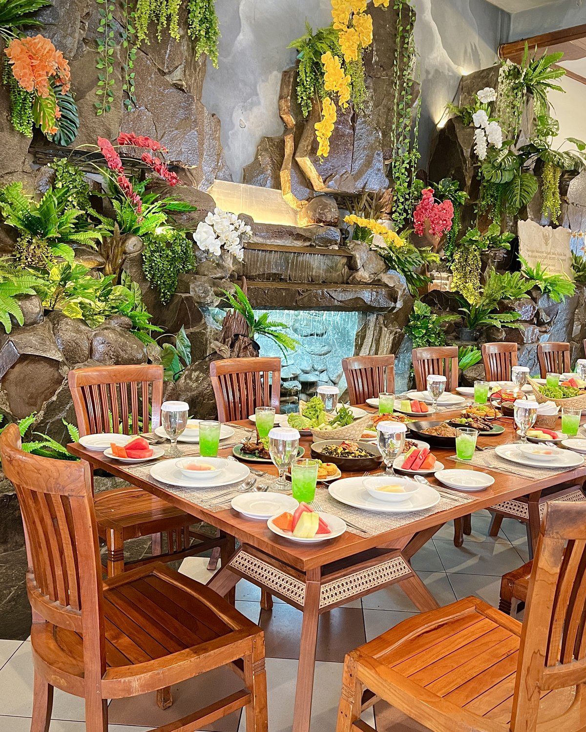 Restaurant Sindang Reret Bandung