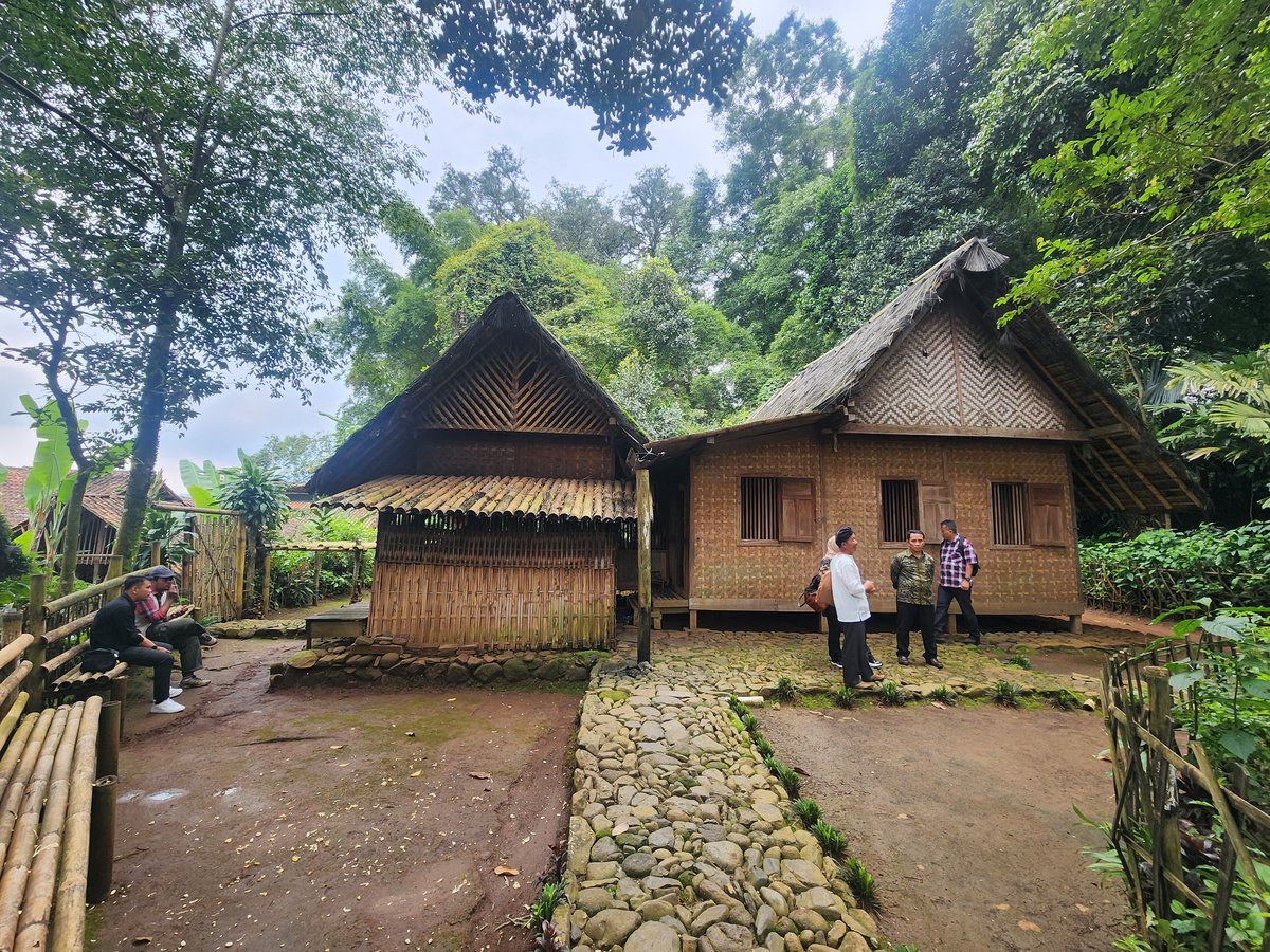 Rumah Adat Cikondang