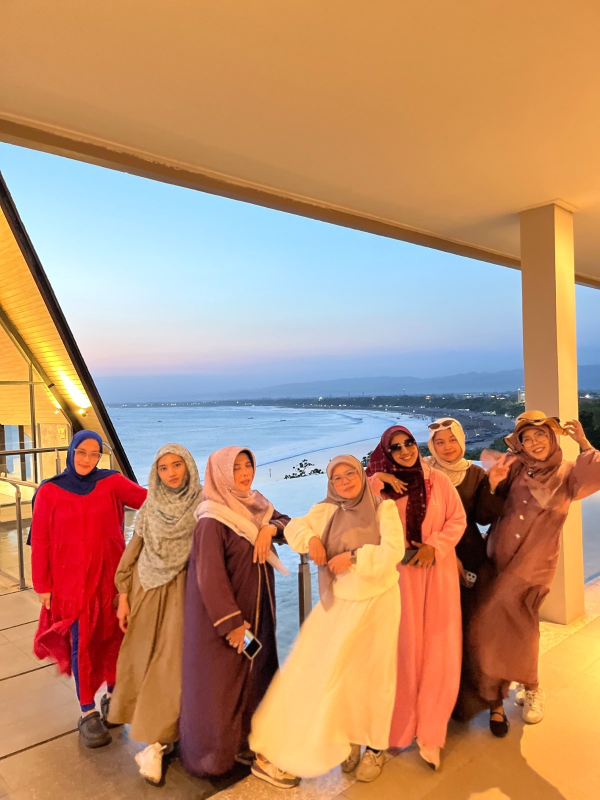 Sewa Bus & Paket Wisata Pakar Holiday Bandung