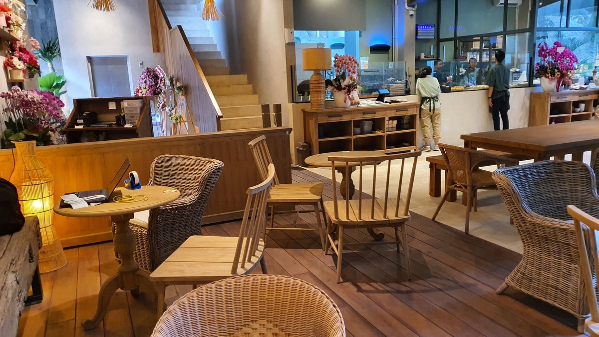 Umanari Cafe & Resto