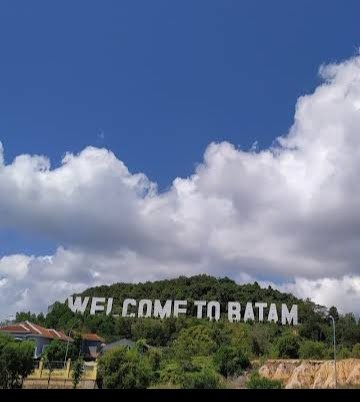 Welcome To Batam Monument