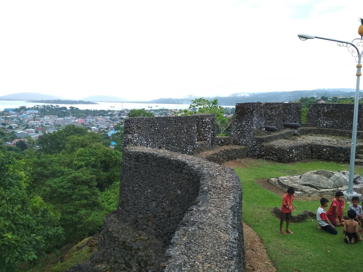 Benteng Keraton Kesultanan Buton (Negeri Khalifatul Khamis)