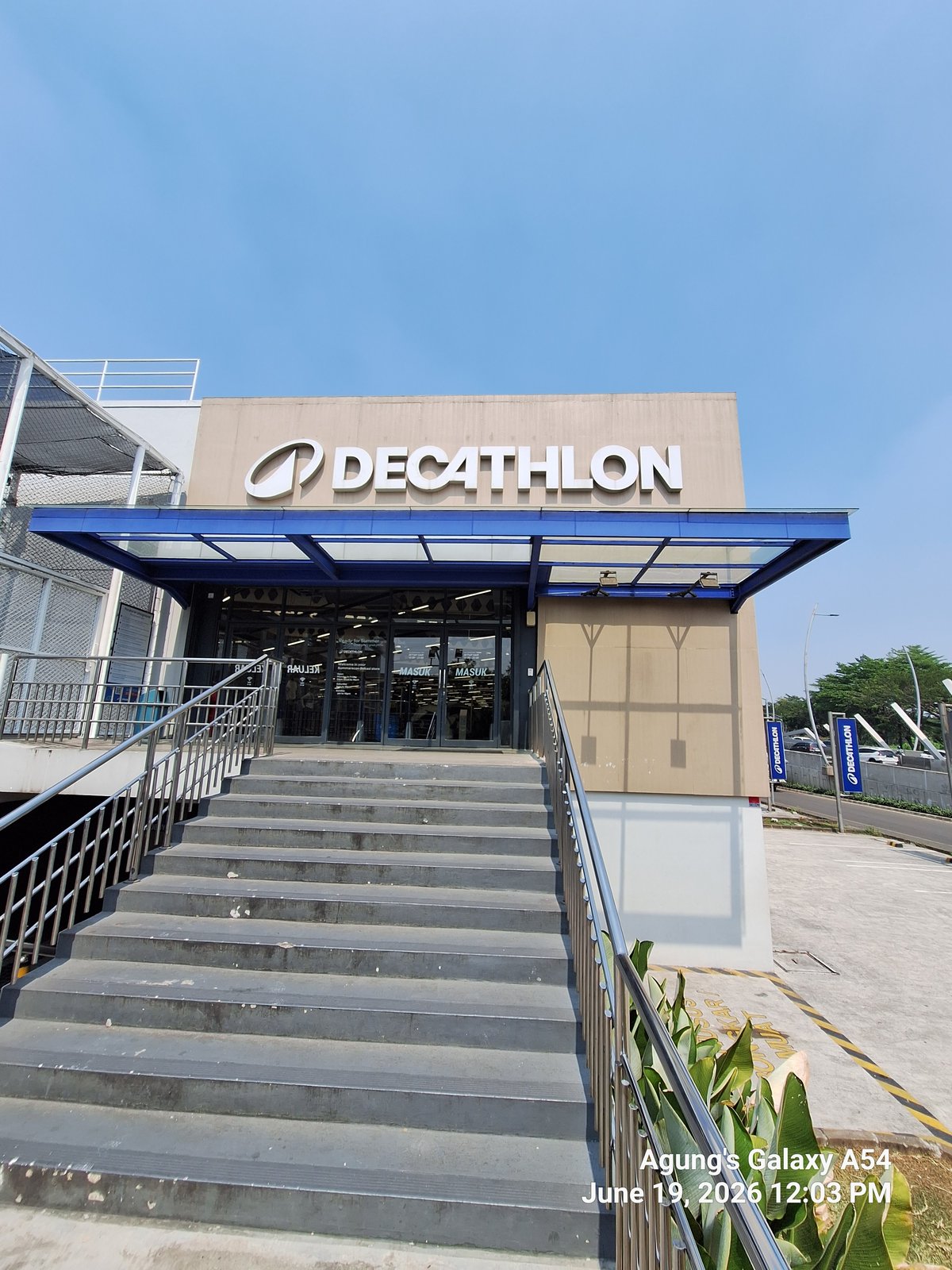 Decathlon Summarecon Bekasi
