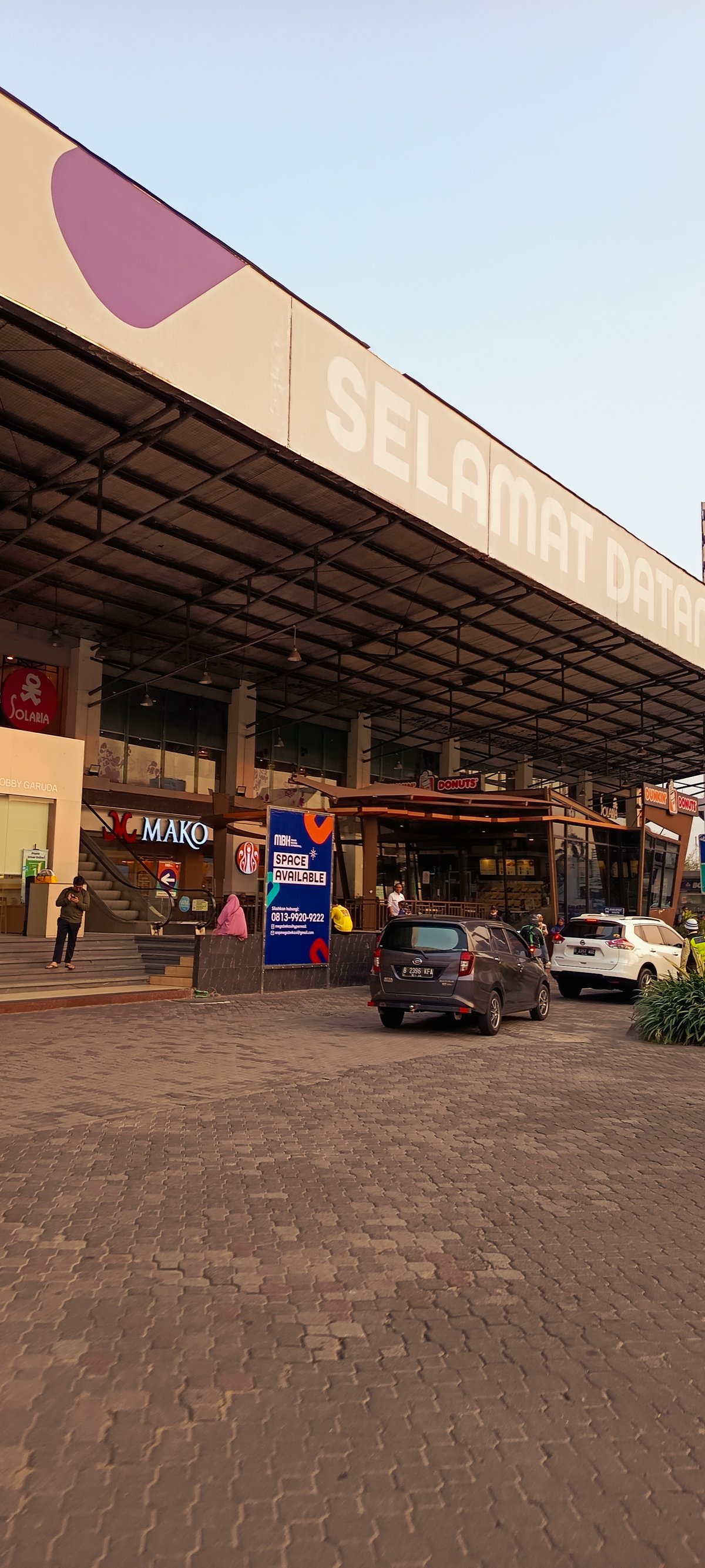 MEGA BEKASI HYPERMALL