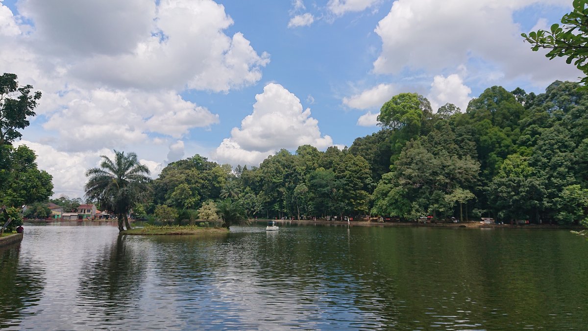Kawasan Wisata Situ Gede
