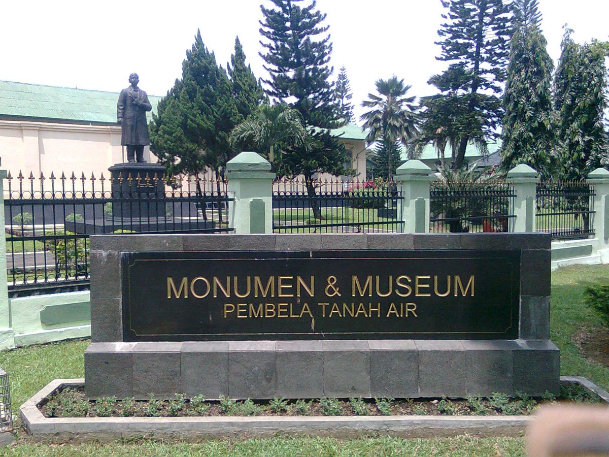 Museum & Monumen PETA