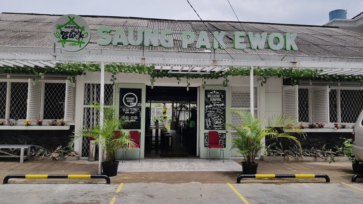 SAUNG PAK EWOK