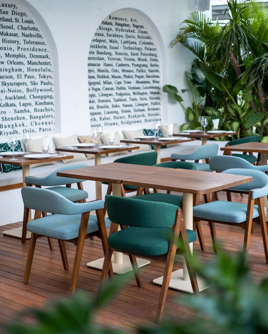 12 Urban Cafe - Breakfast & Dinner | Movie night | Cocktail Bar Canggu