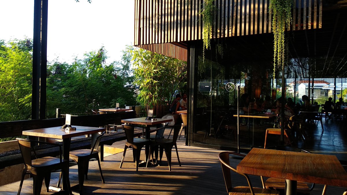 9-11 Cafe