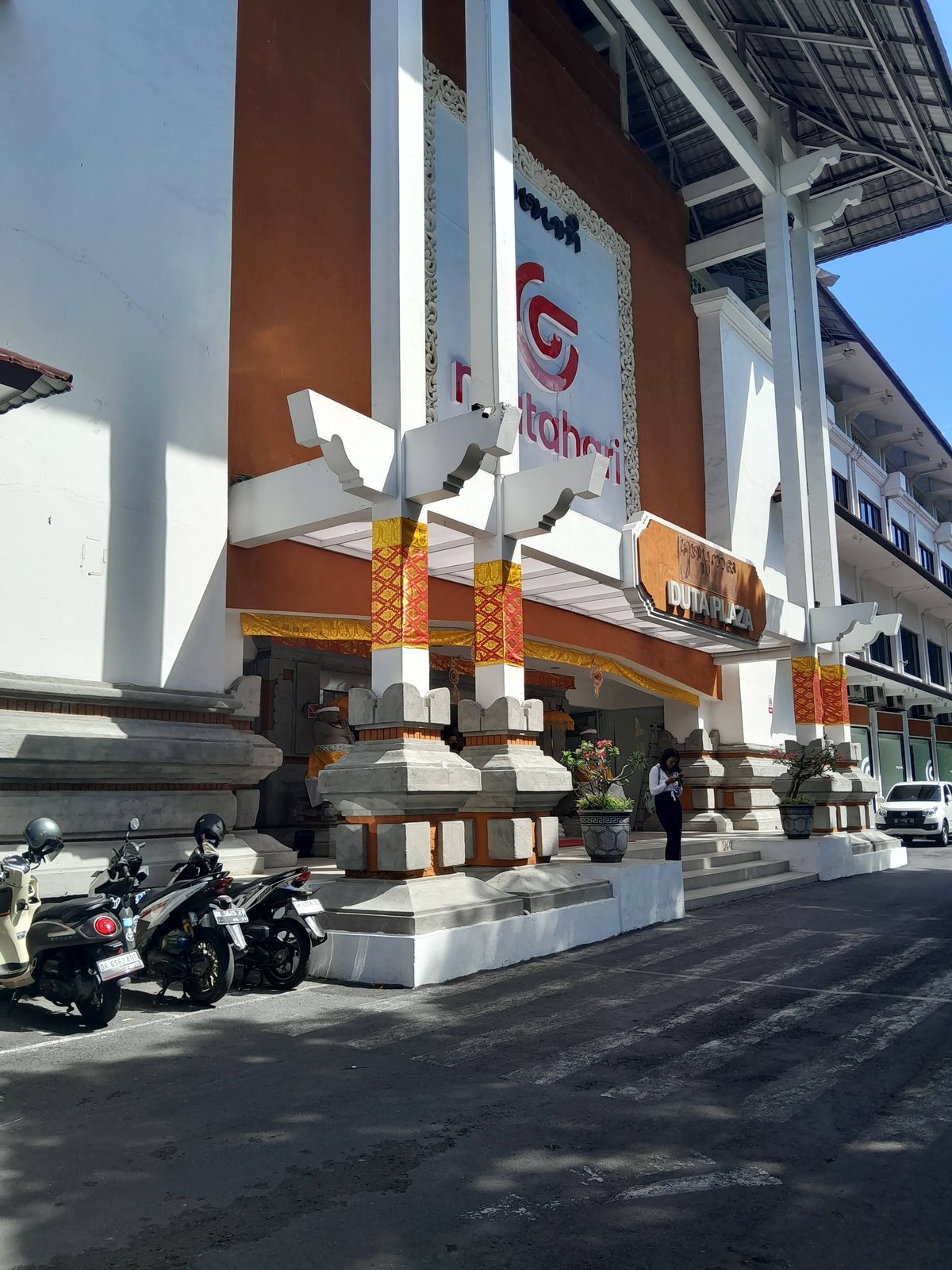 Matahari Duta Plaza