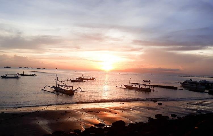 Pantai Matahari Terbit Sanur