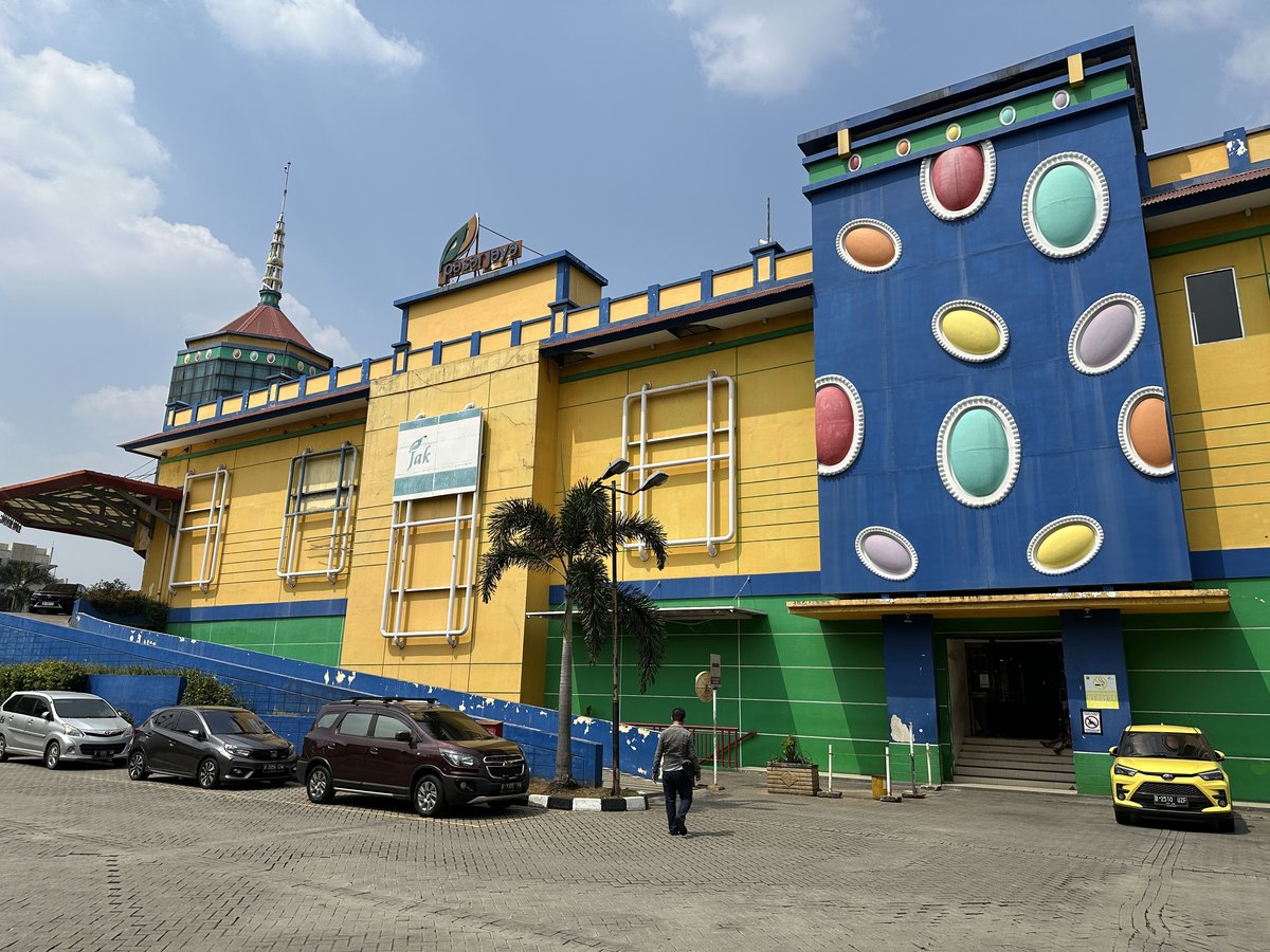 Pasar Rawa Bening - Jakarta Gems Centre