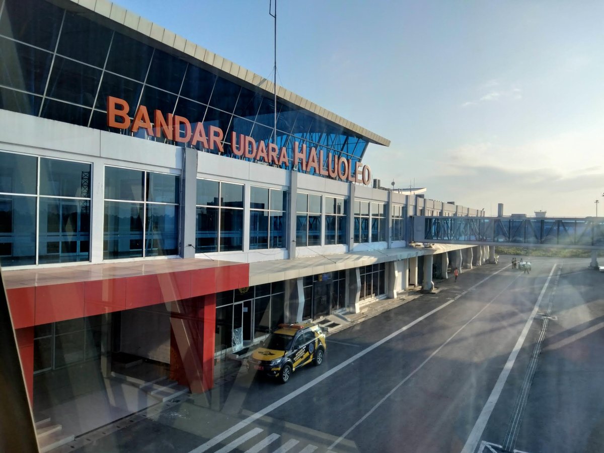 Bandar Udara Haluoleo