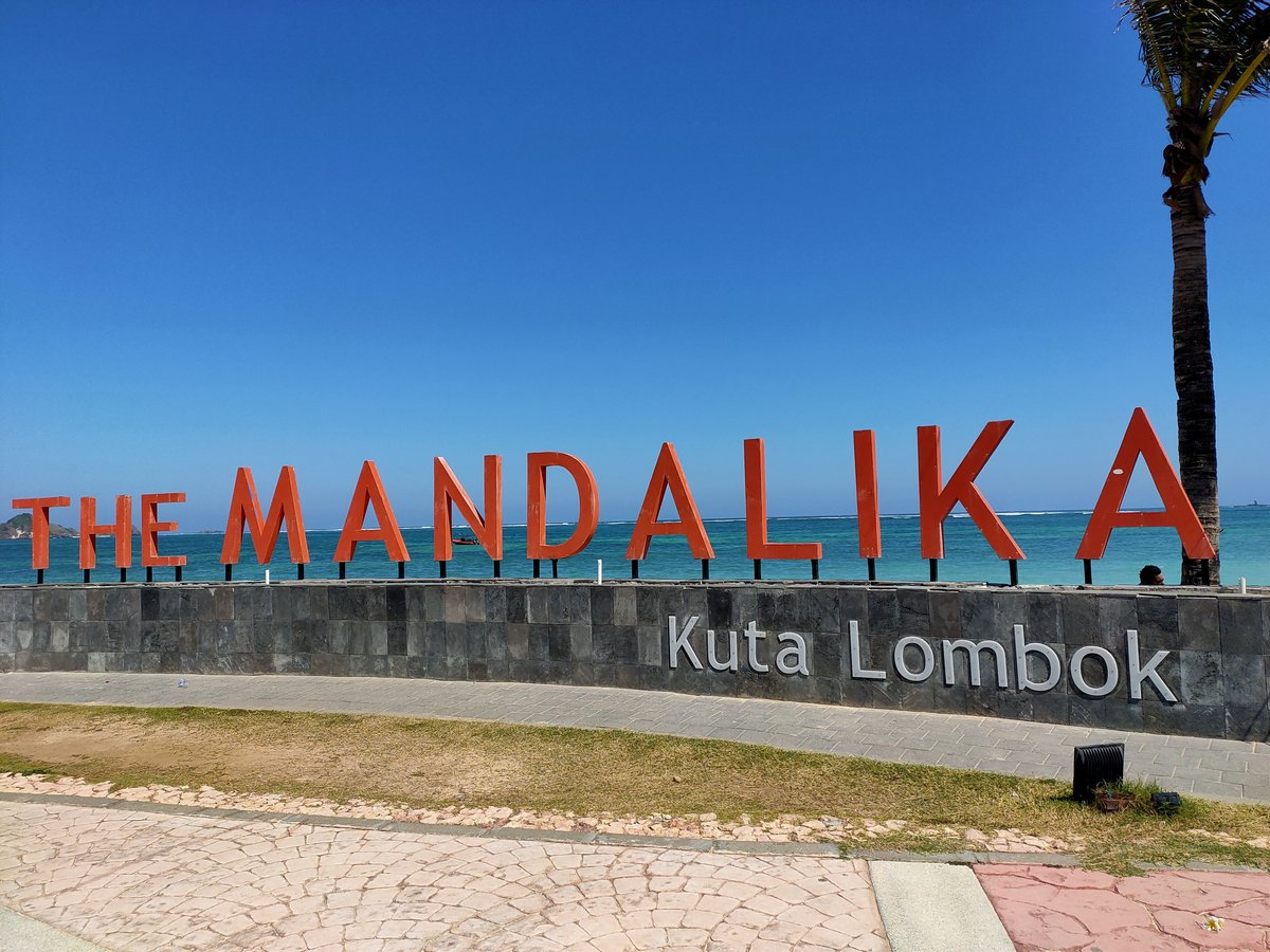 Pantai Kuta Lombok