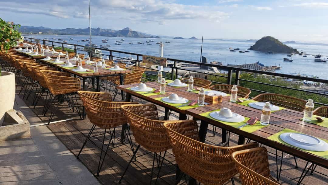 Taman Laut Handayani Seafood Restaurant Labuan Bajo