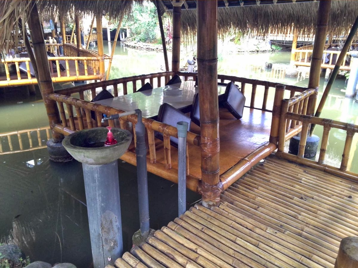 Gubug Makan Mang Engking Lembang