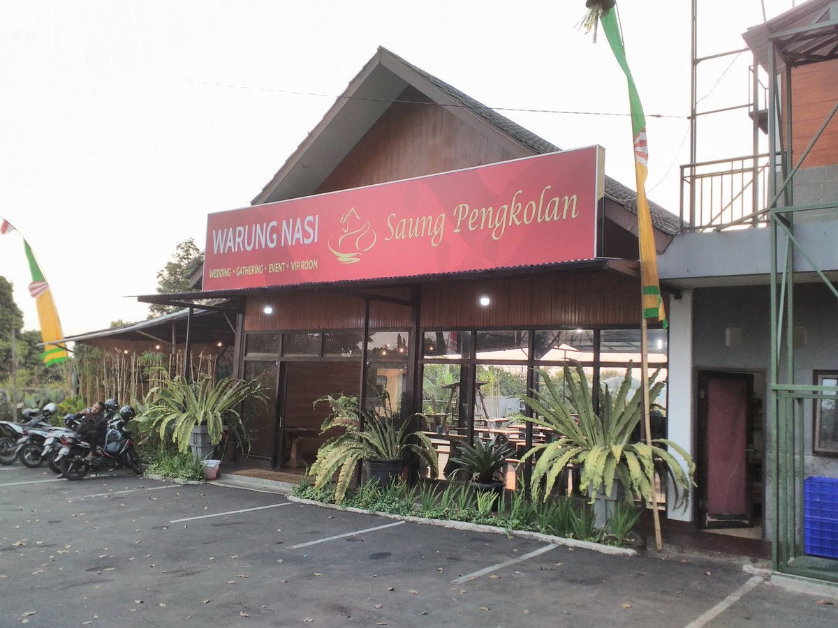Saung Pengkolan 1