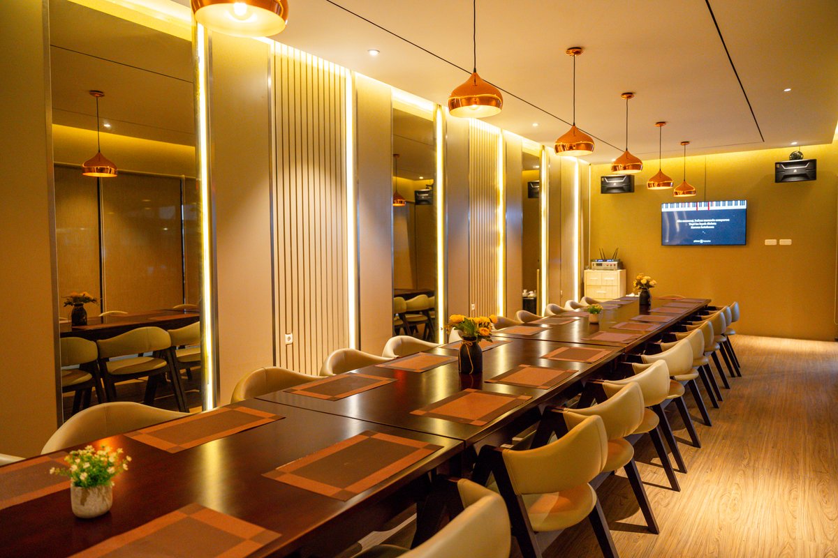 MR.BOEY'S CAFE