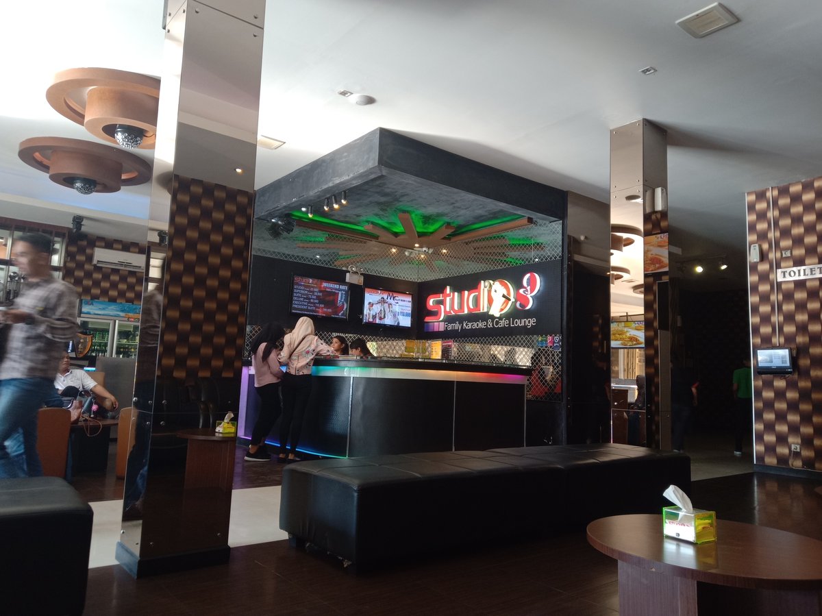 Studio 89 Family Karaoke & Cafe Lounge