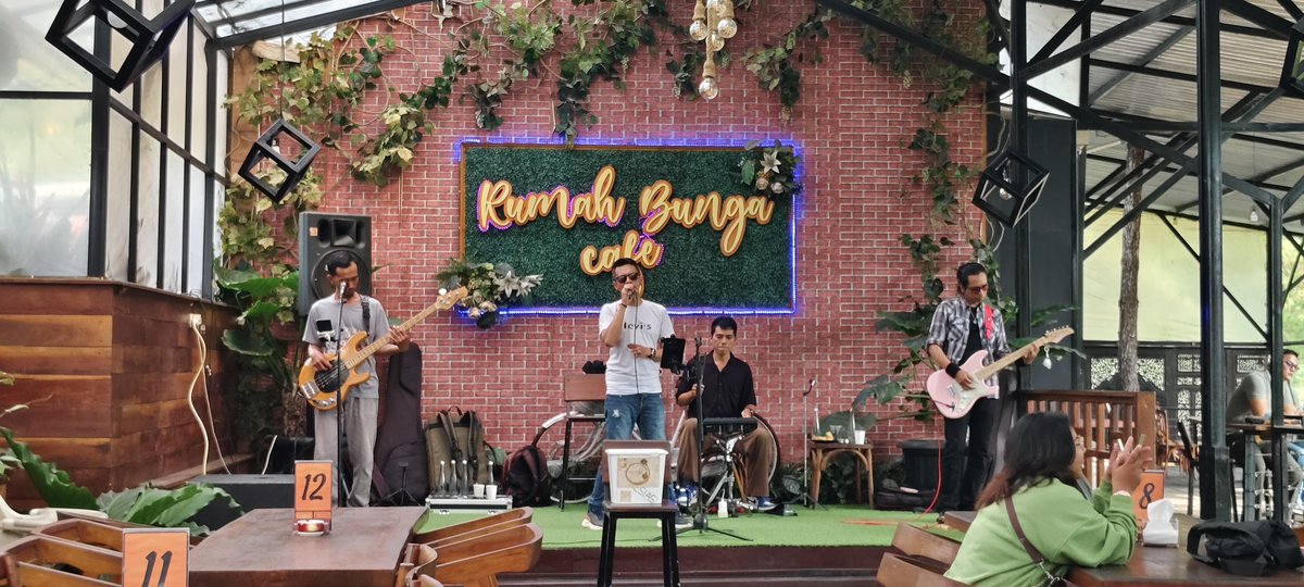 Rumah Bunga Cafe