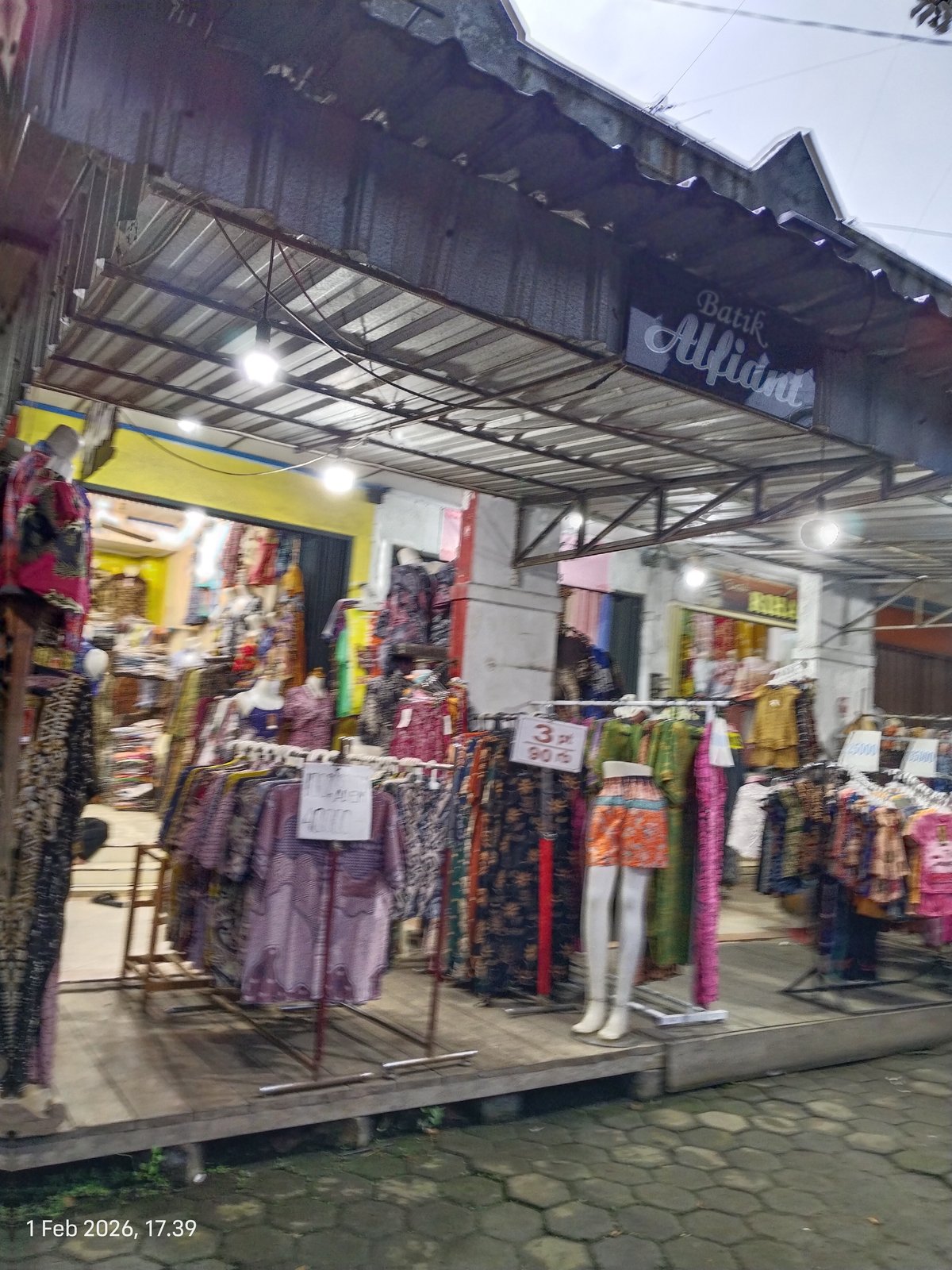 Pasar Grosir Batik Setono Pekalongan
