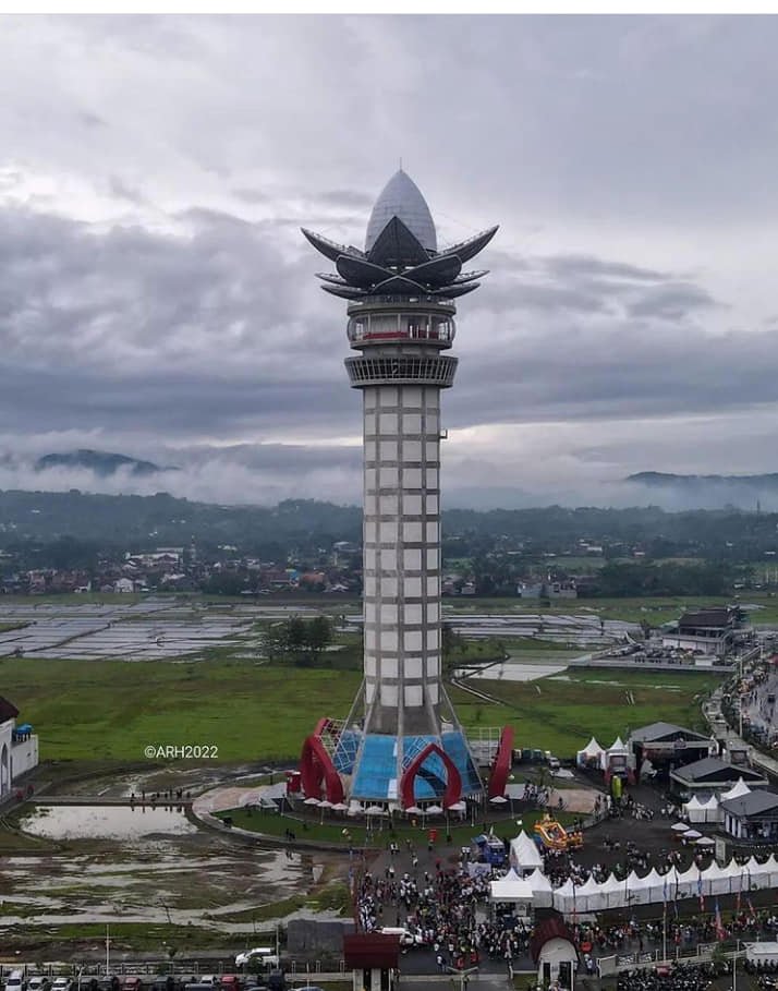 Menara Pandang Teratai Purwokerto