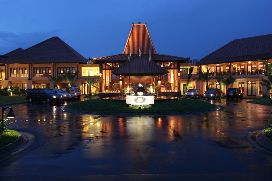 Hotel Laras Asri Resort and Spa