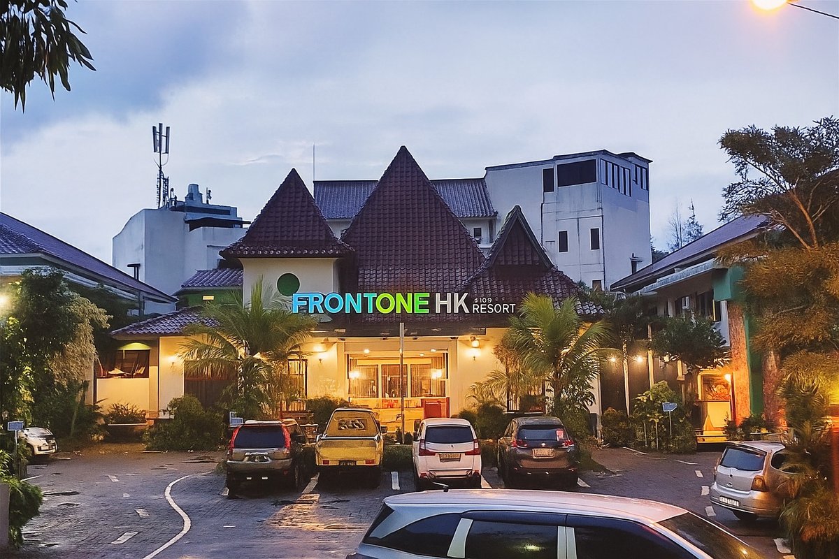 Front One HK Resort Simpang Lima Semarang