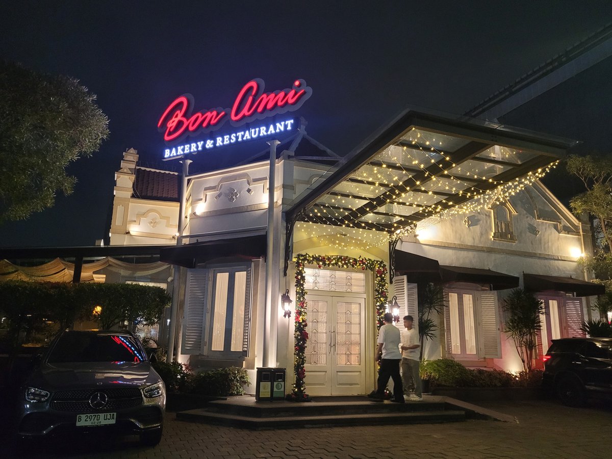 Bon Ami Restaurant - Kombes Pol. M. Duryat