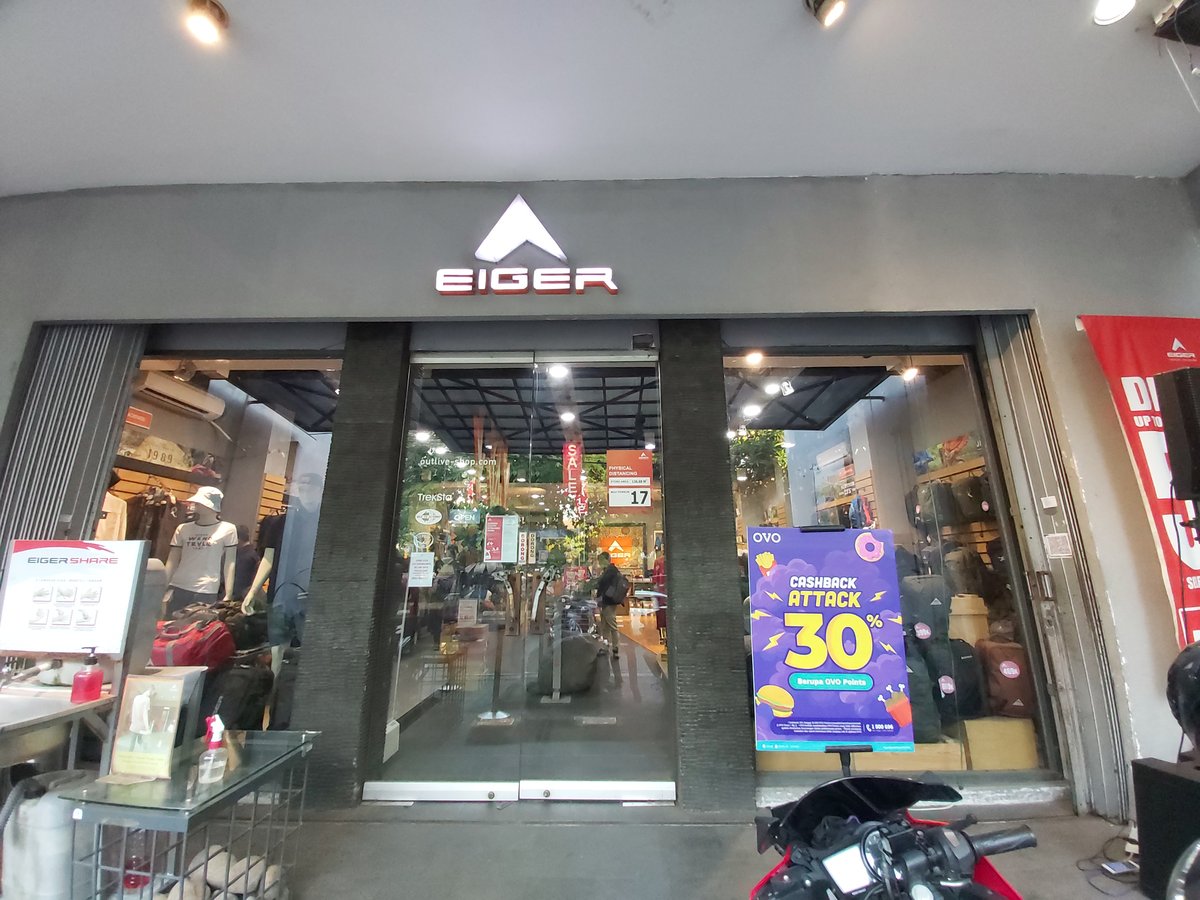 Eiger Adventure Flagship Store Manyar 2 Surabaya
