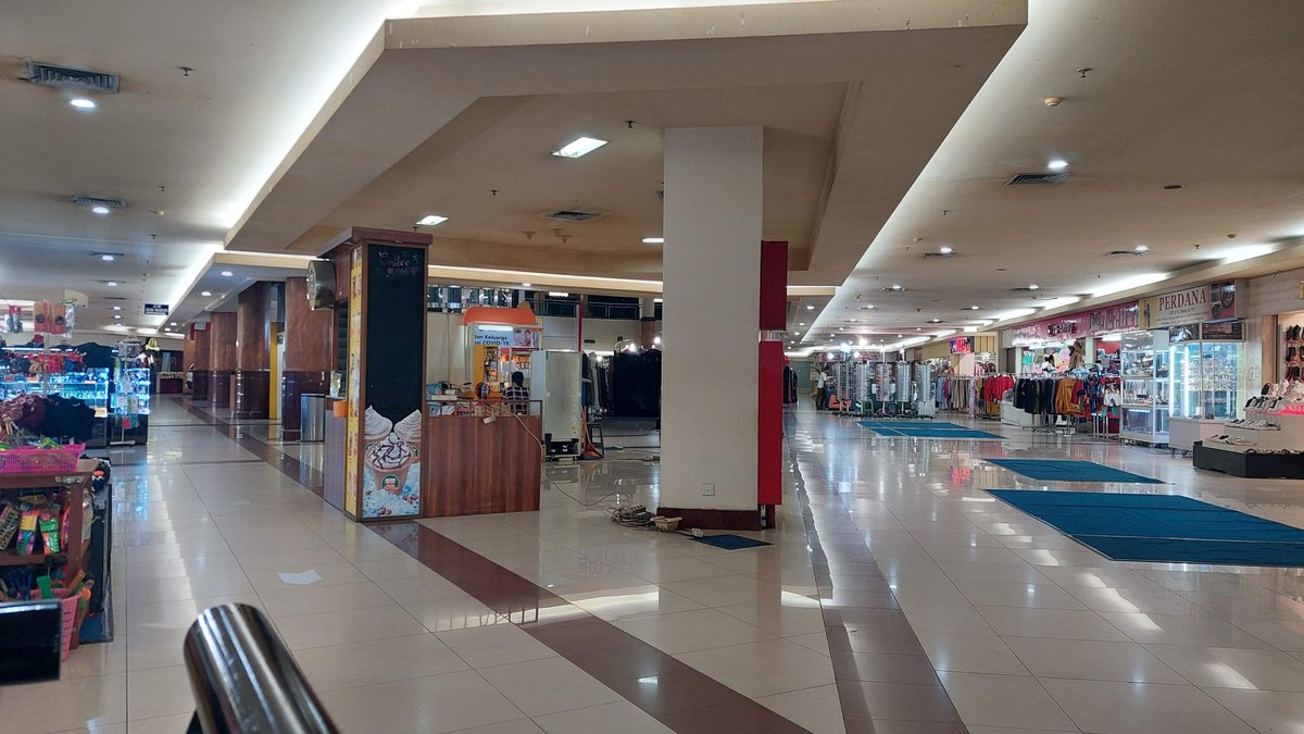 Jembatan Merah Plaza