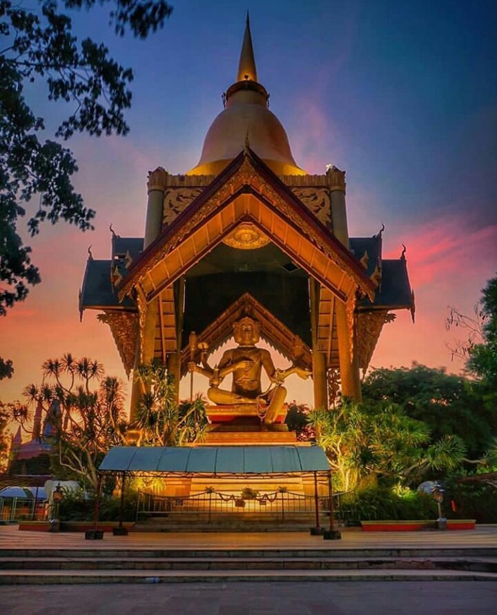 Patung Brahma 4 Rupa