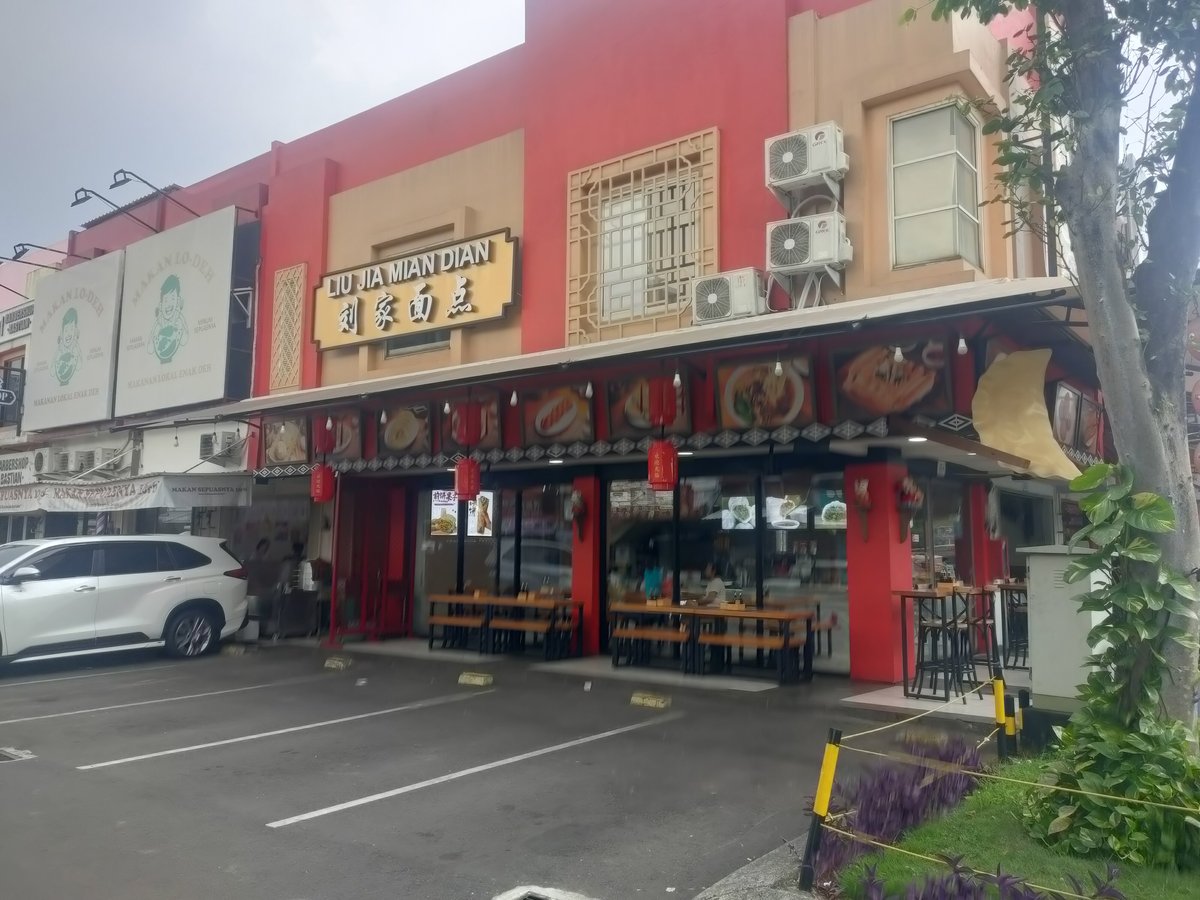 Pasar Delapan Alam Sutera