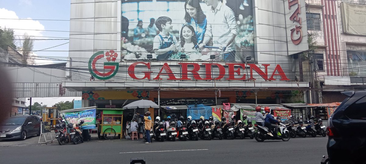 Gardena Department Store & Supermarket